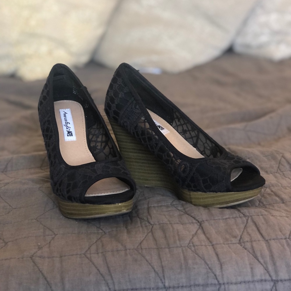 American Eagle peep toe wedge